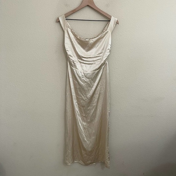 Reformation Off The Shoulder Side-Slit Silk Champagne Midi Dress Almond Cream 8 - Picture 6 of 16